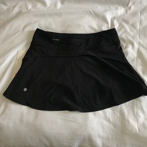 Lululemon Skirt Size 6. Amazing condition